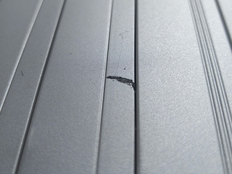Warum kann ein winziger Kratzer dazu führen, dass der Aluminiumrahmen eines PV-Moduls zur Nachbearbeitung zurückgeschickt wird?